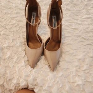 Steve Madden Nude Pointed Heels
